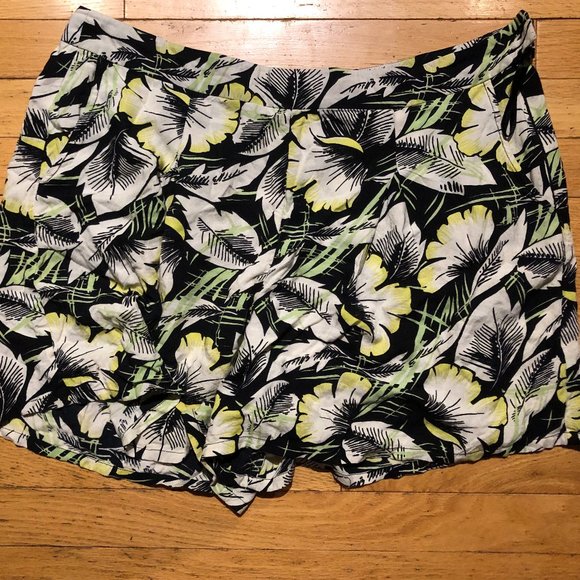 Colourful French Connection Hot House Drape Pleated Tropical Print Shorts - Picture 9 of 11
